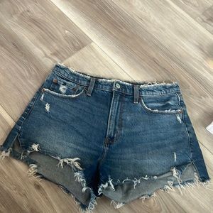 Abercrombie high rise mom shorts